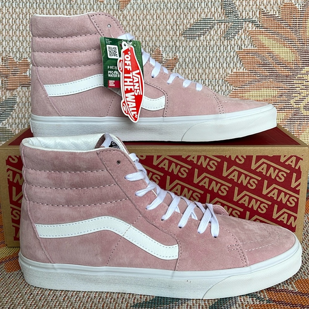Vans Men’s Sk8-Hi
Pig Suede Zephyr
VN0A4EVT2PT
Sneakers